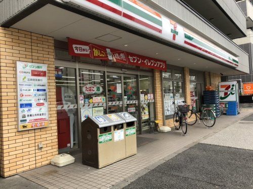 セブンイレブン北区志茂駅前店の画像