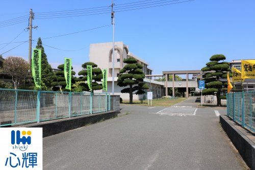 宇部市立見初小学校の画像