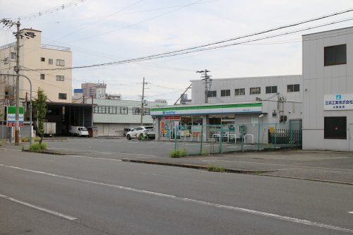 ファミリーマート 長田中五丁目店の画像