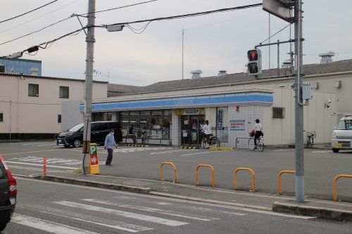 ローソン 東大阪稲田新町二丁目店の画像