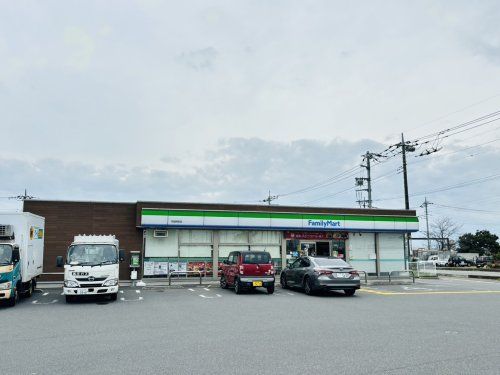 ファミリーマート 行田持田店の画像