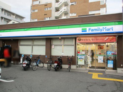 ファミリーマート 山科駅西店の画像