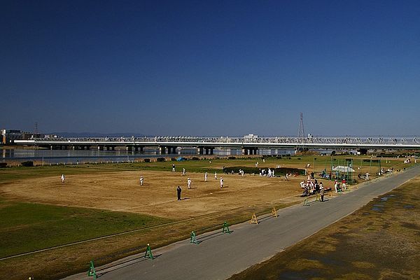 淀川河川公園木屋元地区野球場の画像