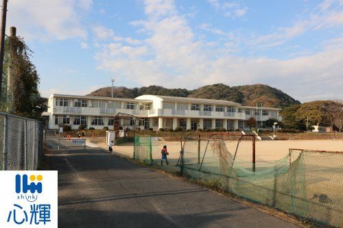 山陽小野田市立本山小学校の画像