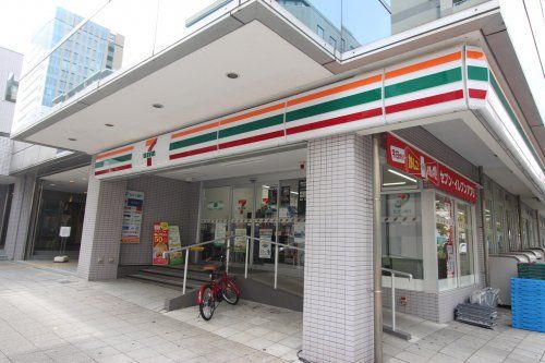 セブンイレブン 新横浜2丁目店の画像