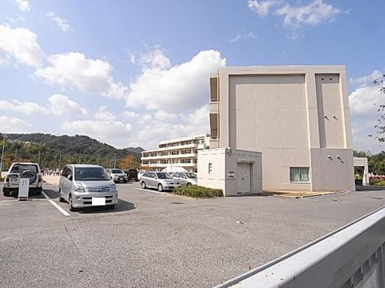 猪名川町立つつじが丘小学校の画像