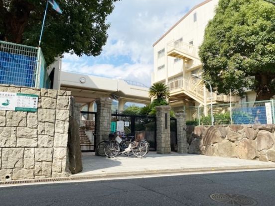 神戸市立本山南中学校の画像