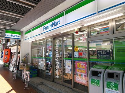 ファミリーマート 大森駅西口店の画像