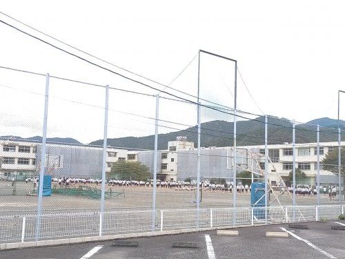 静岡市立服織中学校の画像