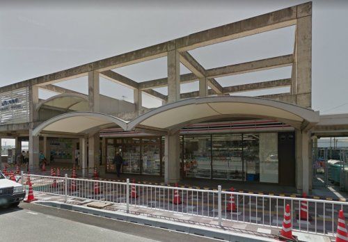 セブン-イレブン ハートインＪＲ朝霧駅改札口店の画像