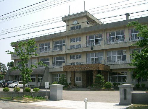 富山市立月岡小学校の画像