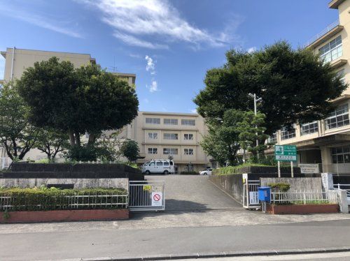 静岡市立観山中学校の画像