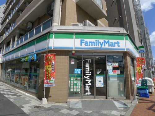 ファミリーマート 赤羽駅南店の画像