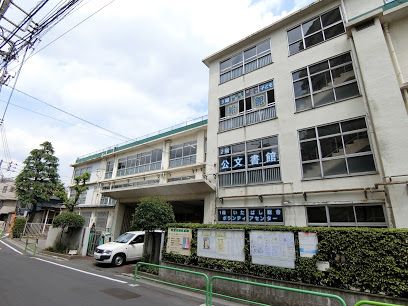 板橋区公文書館の画像