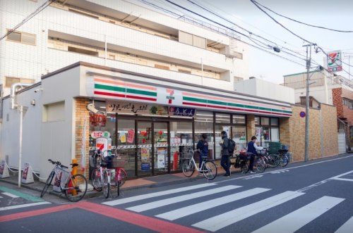 セブンイレブン 足立柳原2丁目店の画像