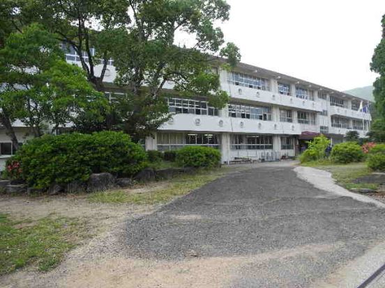 長与町立長与中学校の画像