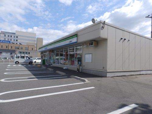 ファミリーマート　泉都町店の画像