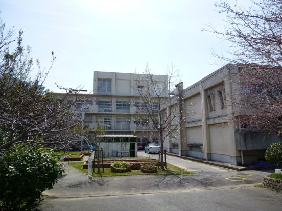 宝塚市立　光明小学校の画像