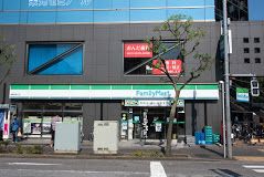 ファミリーマート 篠崎駅南口店の画像