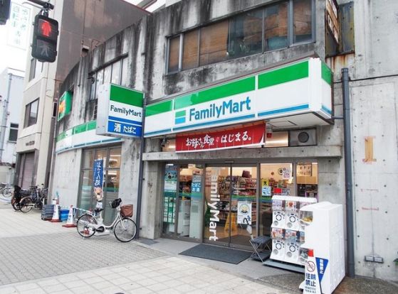 ファミリーマート 九条みなと通店の画像