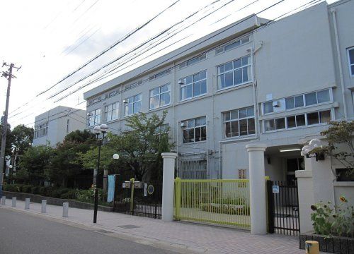 湊川中学校の画像