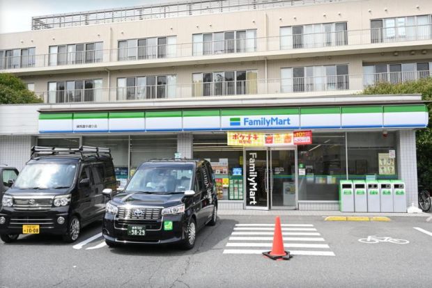 ファミリーマート 練馬豊中通り店の画像