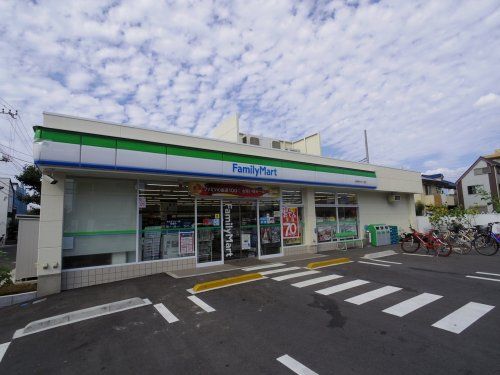 ファミリーマート 石神井台六丁目店の画像