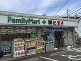 ファミリーマート 薬ヒグチ川崎戸手本町店の画像