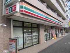 セブンイレブン 杉並堀ノ内1丁目店の画像