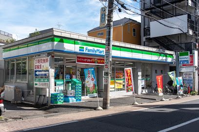 ファミリーマート 足立五反野駅前店の画像