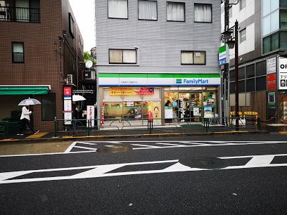 ファミリーマート 北新宿大久保通り店の画像