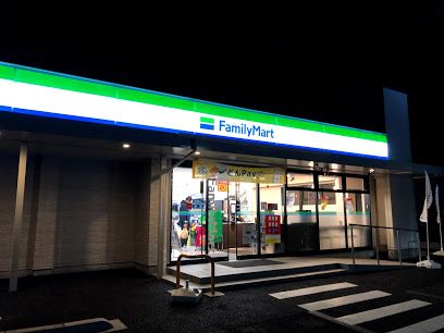 ファミリーマート 草加二丁目店の画像