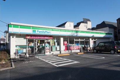 ファミリーマート 浮間中央通り店の画像