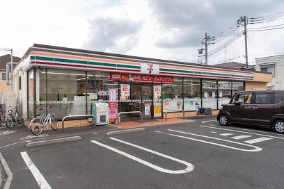 セブンイレブン 足立伊興2丁目店の画像