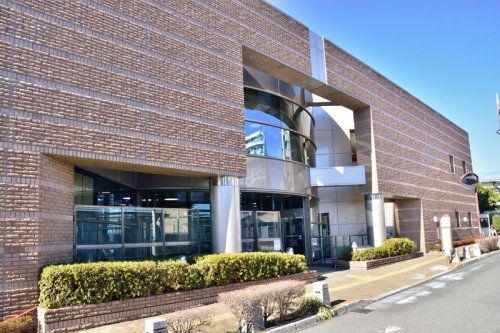 世田谷区立砧図書館の画像