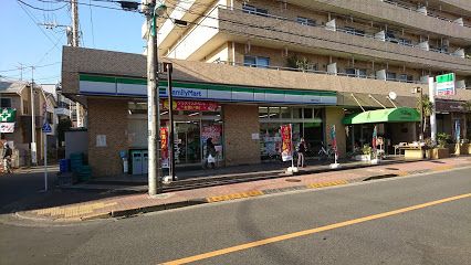 ファミリーマート 練馬氷川台店の画像