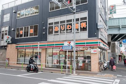 セブンイレブン 板橋蓮根駅前店の画像