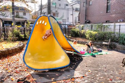 世田谷電車のみえる公園の画像