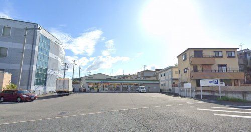 ファミリーマート 柏原田辺一丁目店の画像