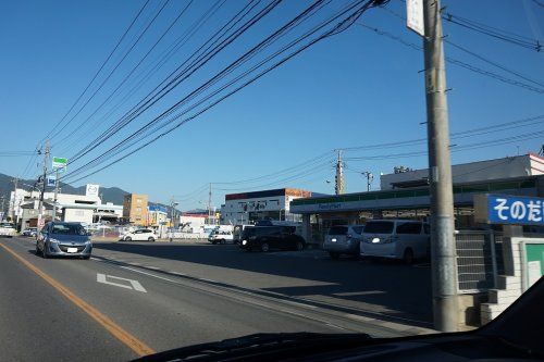 ファミリーマート 緑井３丁目店の画像