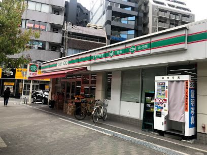 ローソンストア100 西区立売堀店の画像