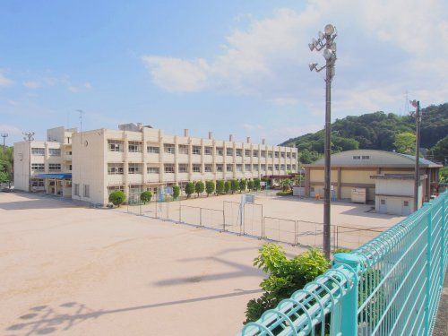 広島市立大町小学校の画像