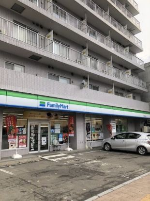 ファミリーマート 札幌澄川4条店の画像
