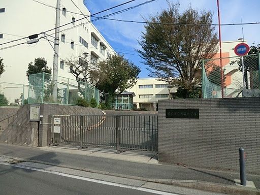 上の宮中学校の画像