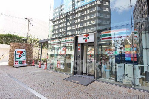 セブンイレブン 新大阪ブリックビル店の画像