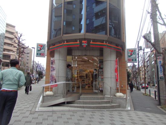 セブンイレブン 千代田一番町店の画像