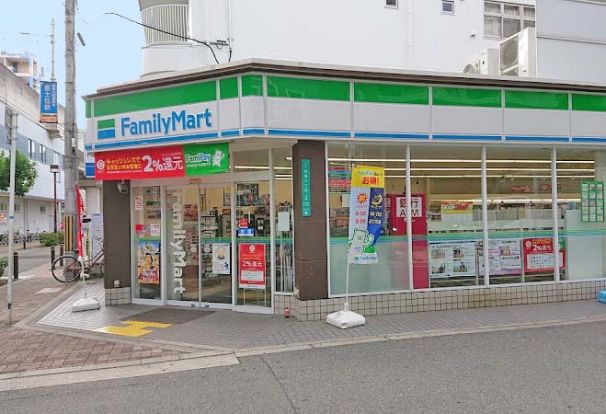ファミリーマート 阪急三国駅西店の画像