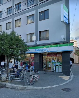 ファミリーマート 新今宮駅前店の画像