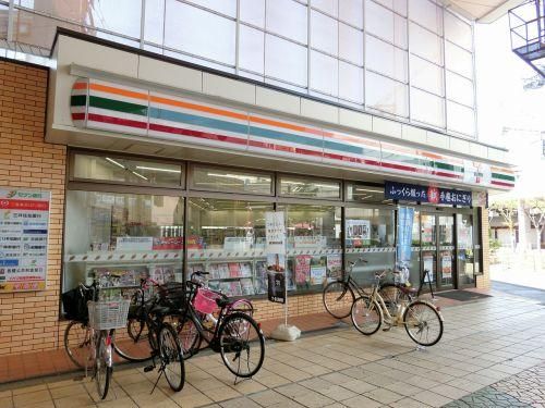 セブンイレブン 八尾本町7丁目店の画像