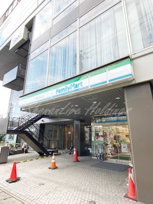 ファミリーマート 鎌倉駅東口店の画像